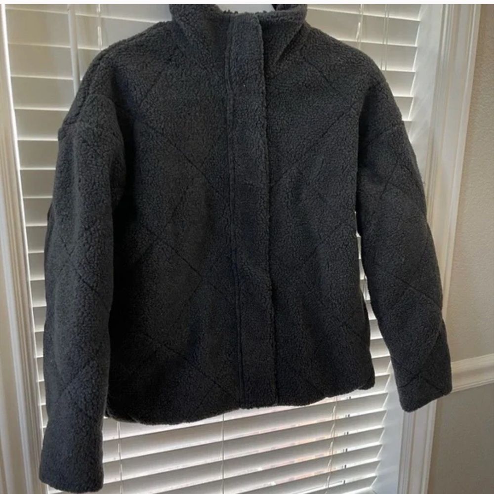 Women's Quilted Sherpa Jacket - Universal Thread size: M